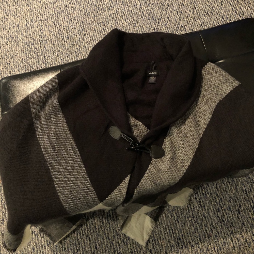 Modena Black and Gray Poncho One Size